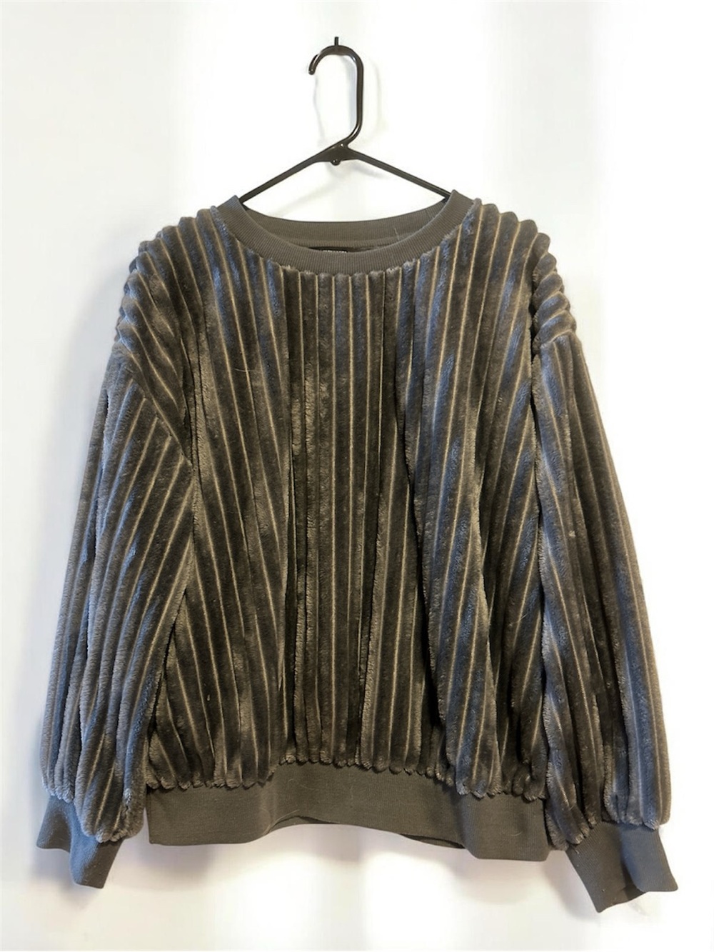 Simply Vera Vera Wang Women's Velvet Ribbed Crewneck Sweater - Gray